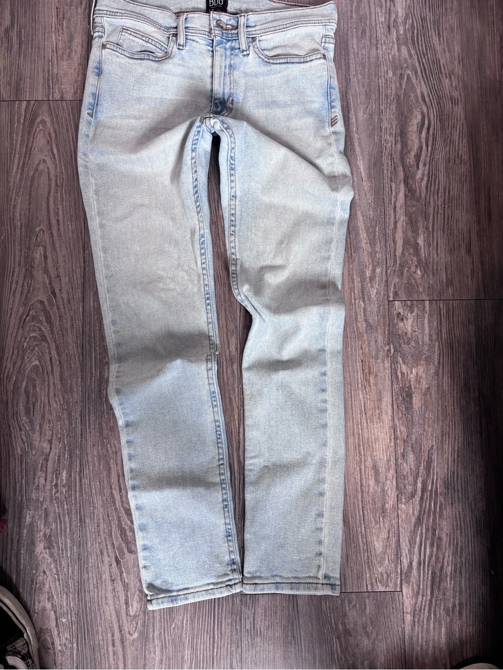 Light Wash Men’s Jeans -